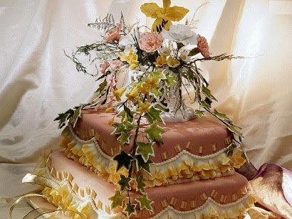 Vanilla Flower Wedding Cake Wallpaper