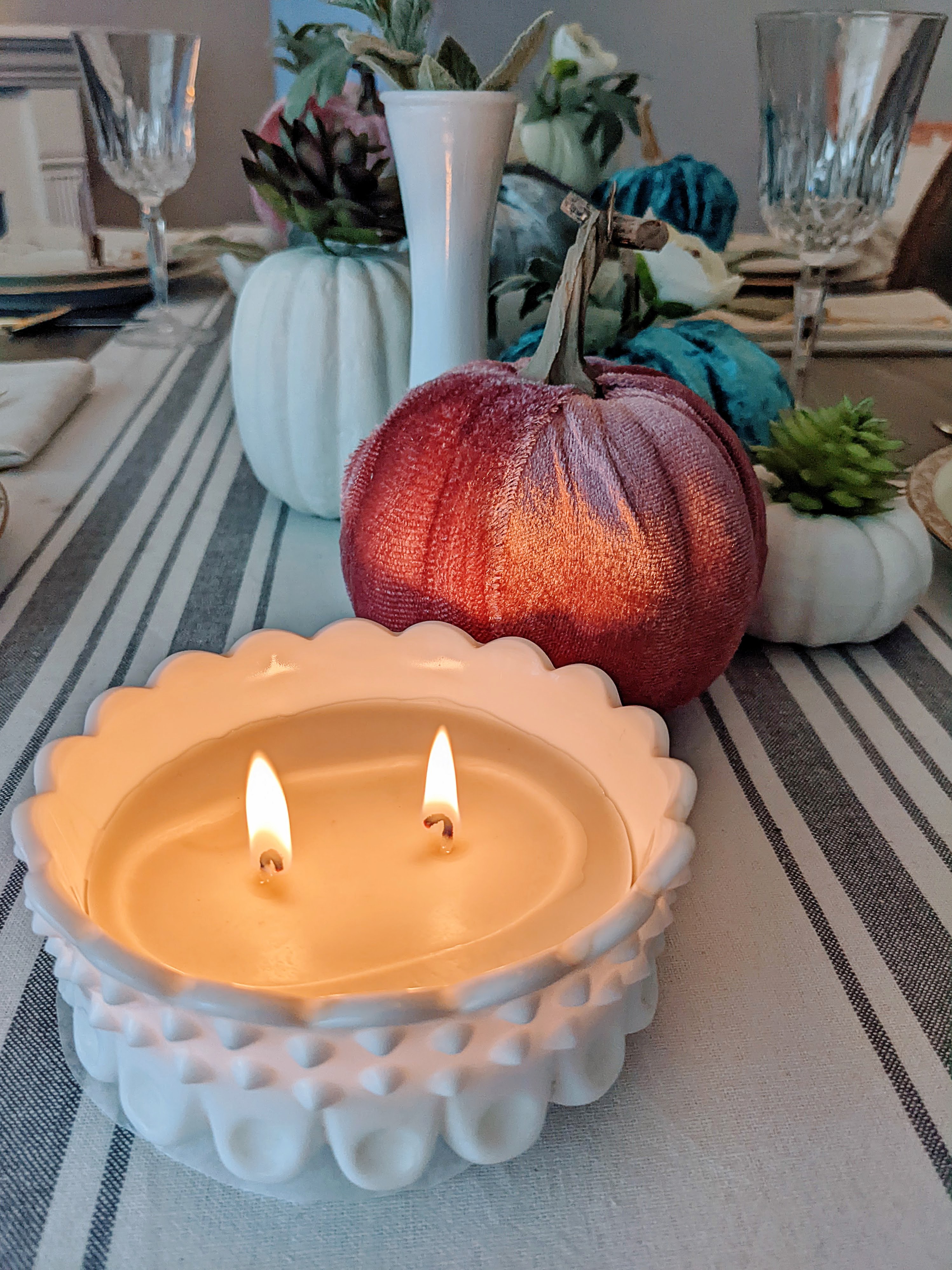 elegant velvet pumpkin tablescape