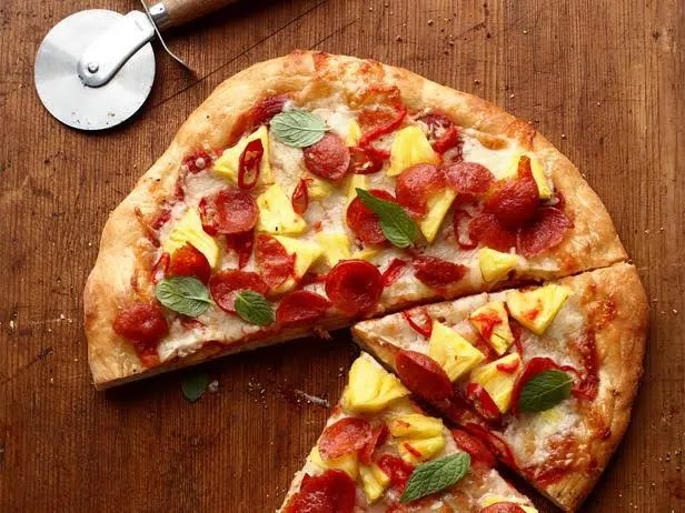 How to cook Hawaiian Pizza at home