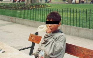Resultado de imagen para niños con bolsas inhalando terokal