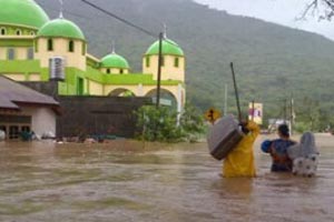 banjir bandang maros 2013