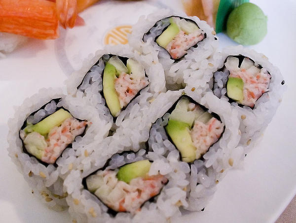 101 เมนูซูชิ แคลิฟอร์เนียโรล (California Roll)