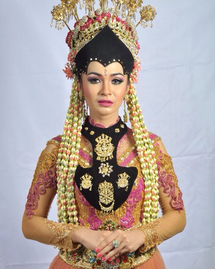  SANGGAR NUSANTARA DOT COM Jakarta SEWA  BAJU  ADAT  