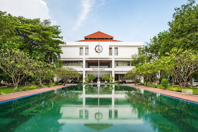 Kampus Institut Teknologi Sepuluh Nopember (ITS) Surabaya membuka Rekrutmen untuk Tenaga Dosen Non PNS buat tahun 2020. Pendaftarannya telah berjalan, dibuka secara online dalam 20 Desember 2019 kemarin hingga menggunakan lepas 03 Januari 2020 mendatang