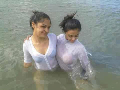Desi Wet Girls Pictures