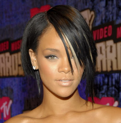 Rihanna's fabulous new haircut that suits her perfect heart shaped face.
