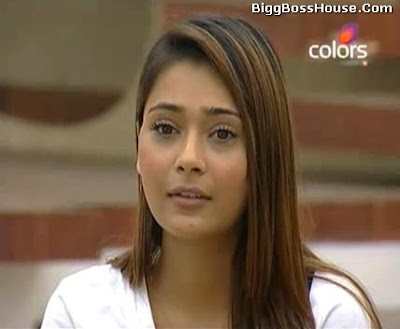 Sara Khan Evicted Bigg Boss 4