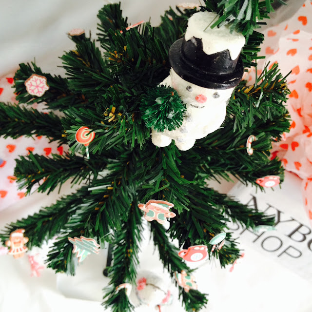 DIY Sticker Trees for Christmas | Linzer Lane Blog