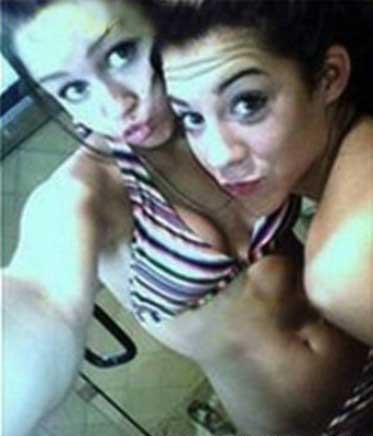 Miley Cyrus Bikini Friend Posted by H4bib at 1156 AM 0 comments