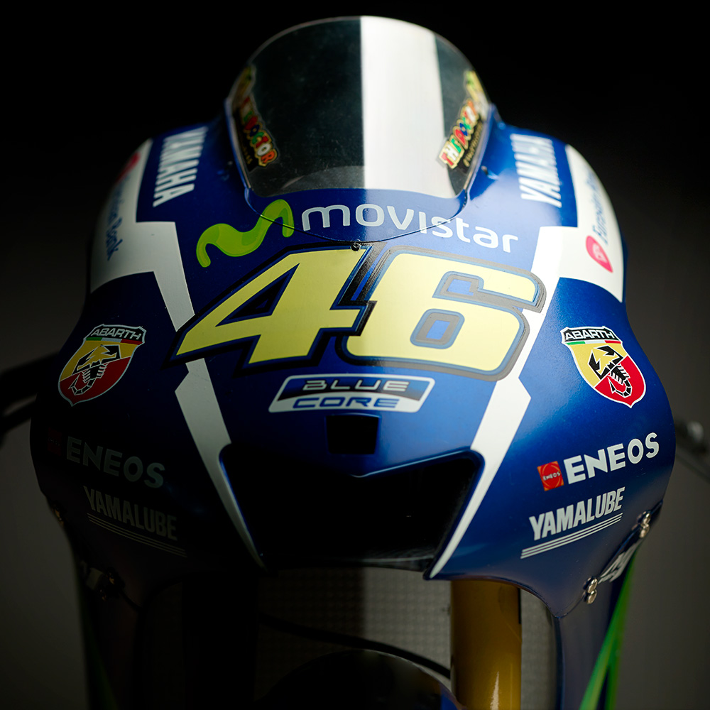 construye la yamaha yzr-m1 de valentino rossi 1:4 altaya españa