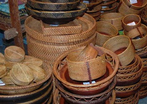 18 Kerajinan Tradisional Di Bawah Ini Yang Terbuat Dari Tanah Liat Adalah Info Terpopuler!