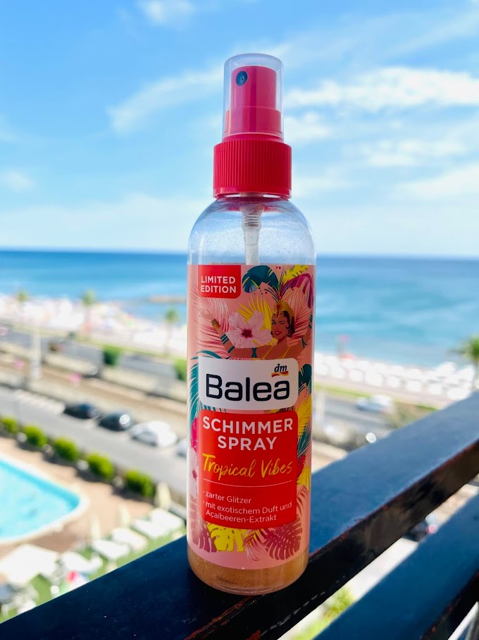 Pelle dorata baciata dal sole assicurata con lo Shimmer Spray Tropical Vibes di Balea!