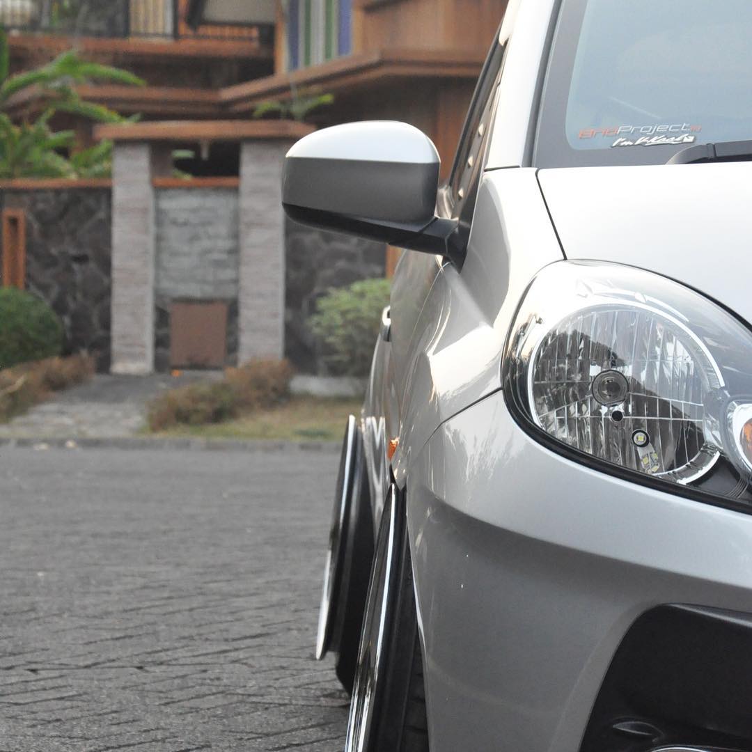  Modifikasi  Mobil  Ceper  Honda  Brio  Silver Owner 