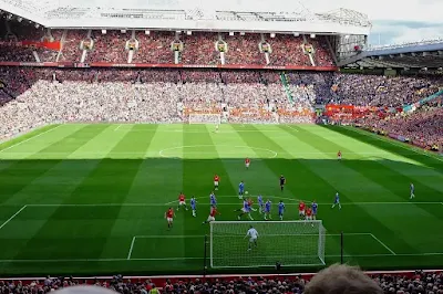 Man United vs Chelsea score, result, highlights from Premier League as Red Devils seal top-four spot in style - football -united -chelsea.  Manchester's Old Trafford Manchester United defeated Chelsea 4-1 to earn a spot in the Champions League for the next season