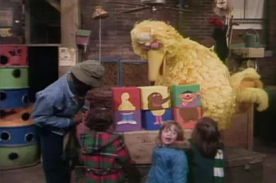 Sesame Street Episode 833 Big Bird makes wooden snowflakes Season 7