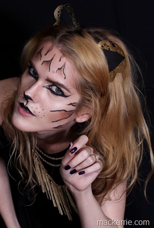 GoldCatHalloweenLook2015_15