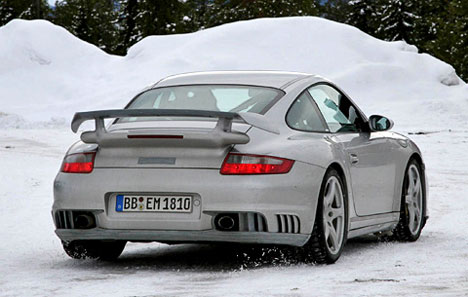 Este prototipo sali del taller de Porsche en Gm nd una vieja serrer a 