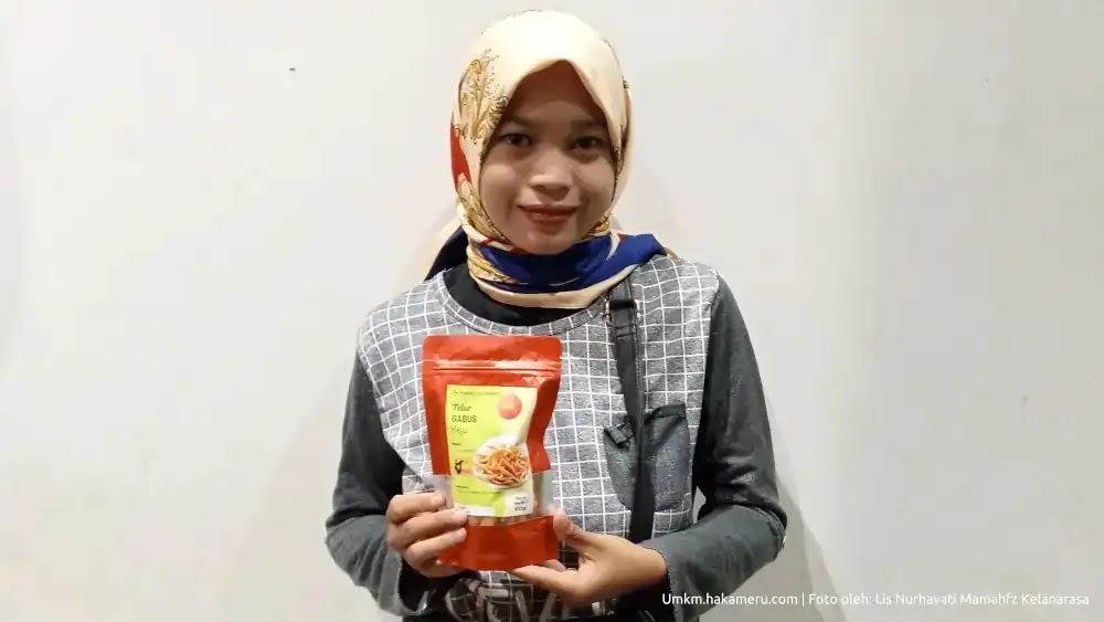 Iis Nurhayati pemilik usaha UMKM Mamahfz Kelanarasa di Balikpapan Utara Kalimantan Timur - Umkm.hakameru.com