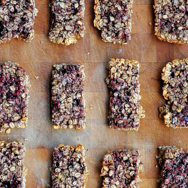 Good and Cheap - Peanut Butter and Jelly Granola Bars breakfast recipe 