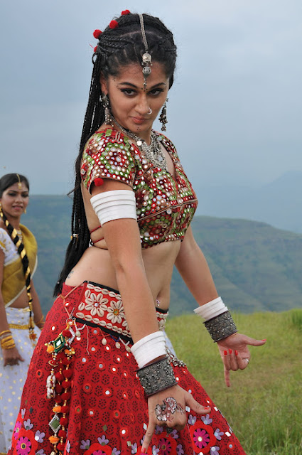 Actress Tapsee Navel Show Photos