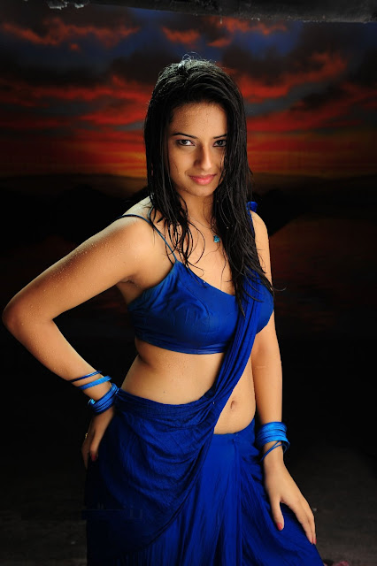 Isha Chawla Deep Navel Show