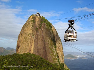 Restoran Atas Gunung Batu Di Brazil