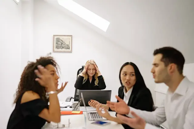 If You Notice These 7 Behaviors in Yourself, You May Seem Desperate for Attention