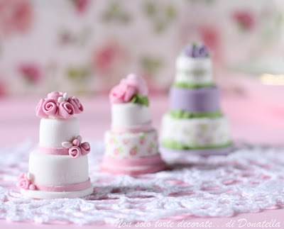 Mini miniWedding cakes