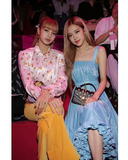 180906 [Videos] Lisa & Rosé at Mulberry England A/W 2018 Fashion Show In Seoul
