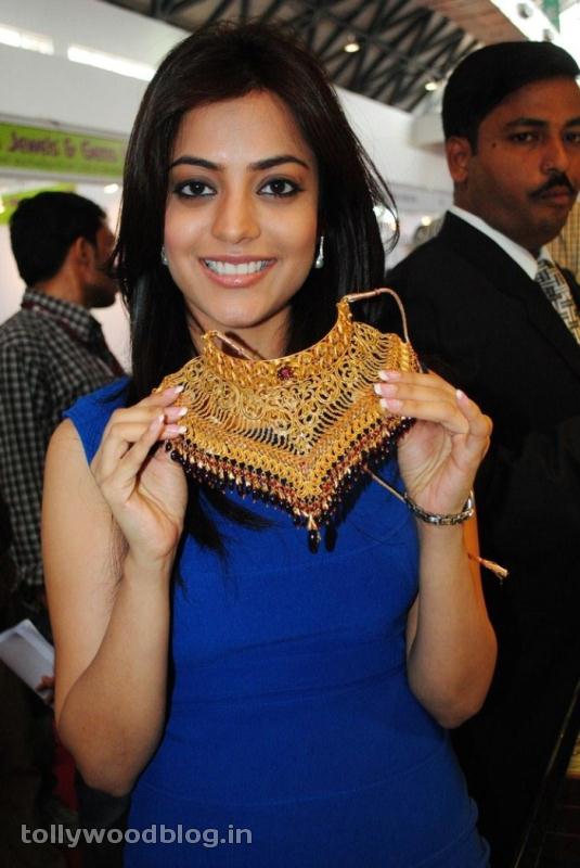 Nisha Agarwal at Gems amp Jewellery Expo hot photos