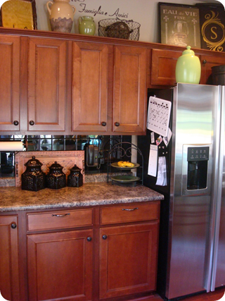 Thrifty Decor Chick: Above the cabinets