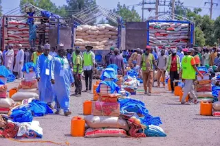 Support: Zulum shares N734m, books; 6,330 bags, cartons of food to 4,945 ‘almajiri’ schools