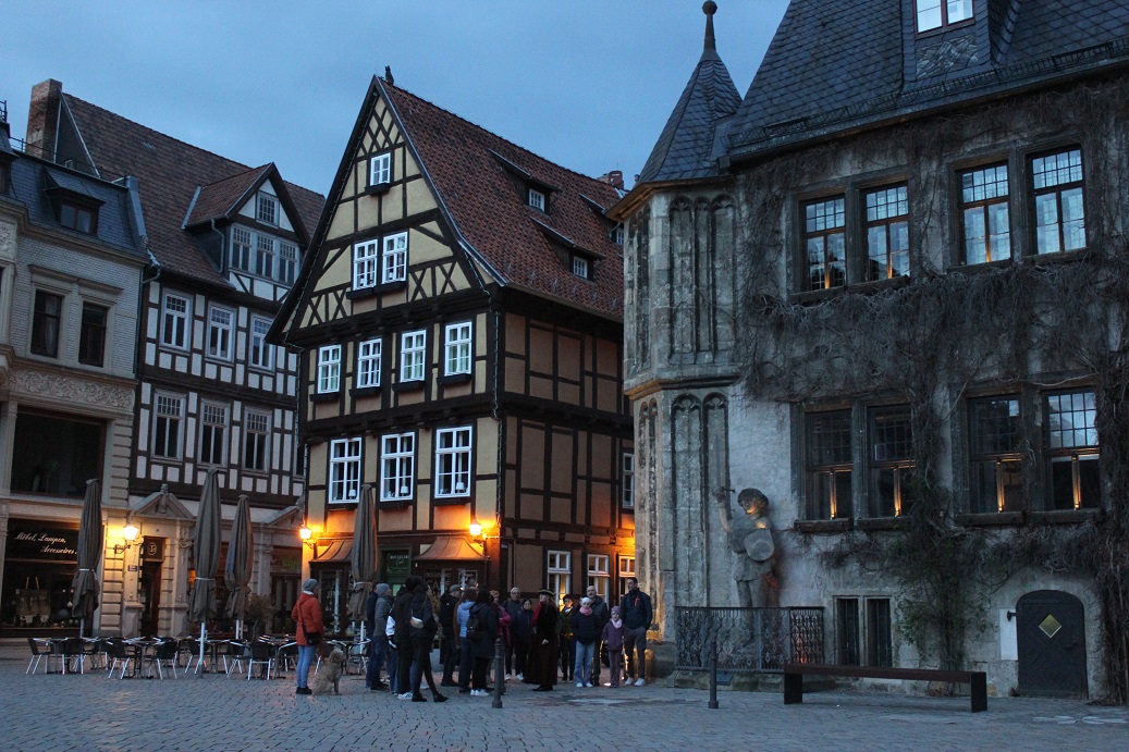 podvečer na hlavním náměstí v Quedlinburgu