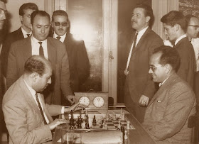 Partida de ajedrez Arturo Pomar - Jaume Mora, año 1964