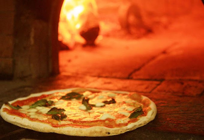 Napoli, finiscono in ospedale dopo aver mangiato in pizzeria