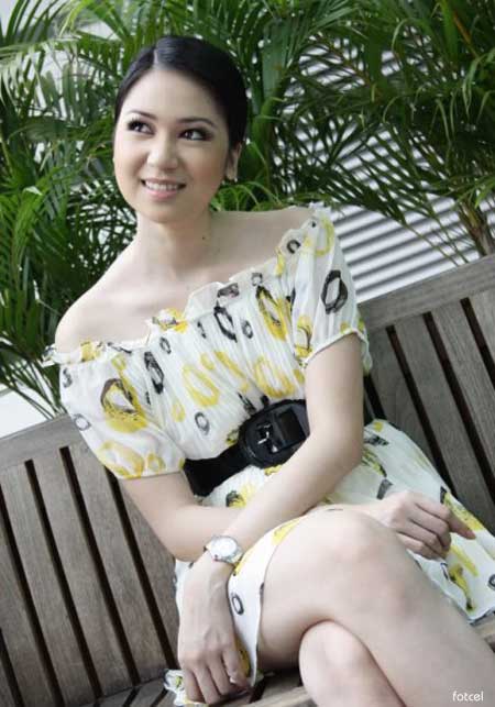 Paha mulus Laura basuki