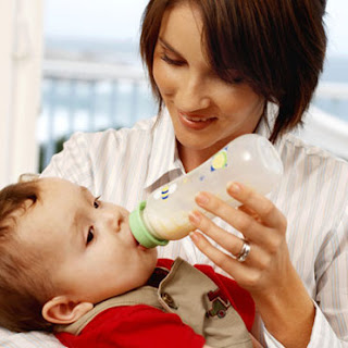 Stérilisation biberon de lait de bébé