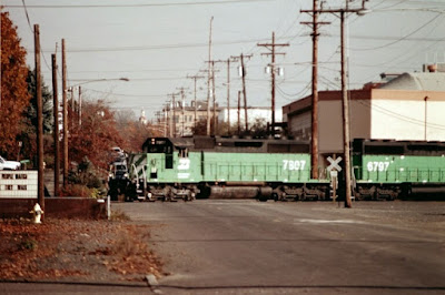 Burlington Northern SD40-2 #7807 in Vancouver, Washington, in October 2001