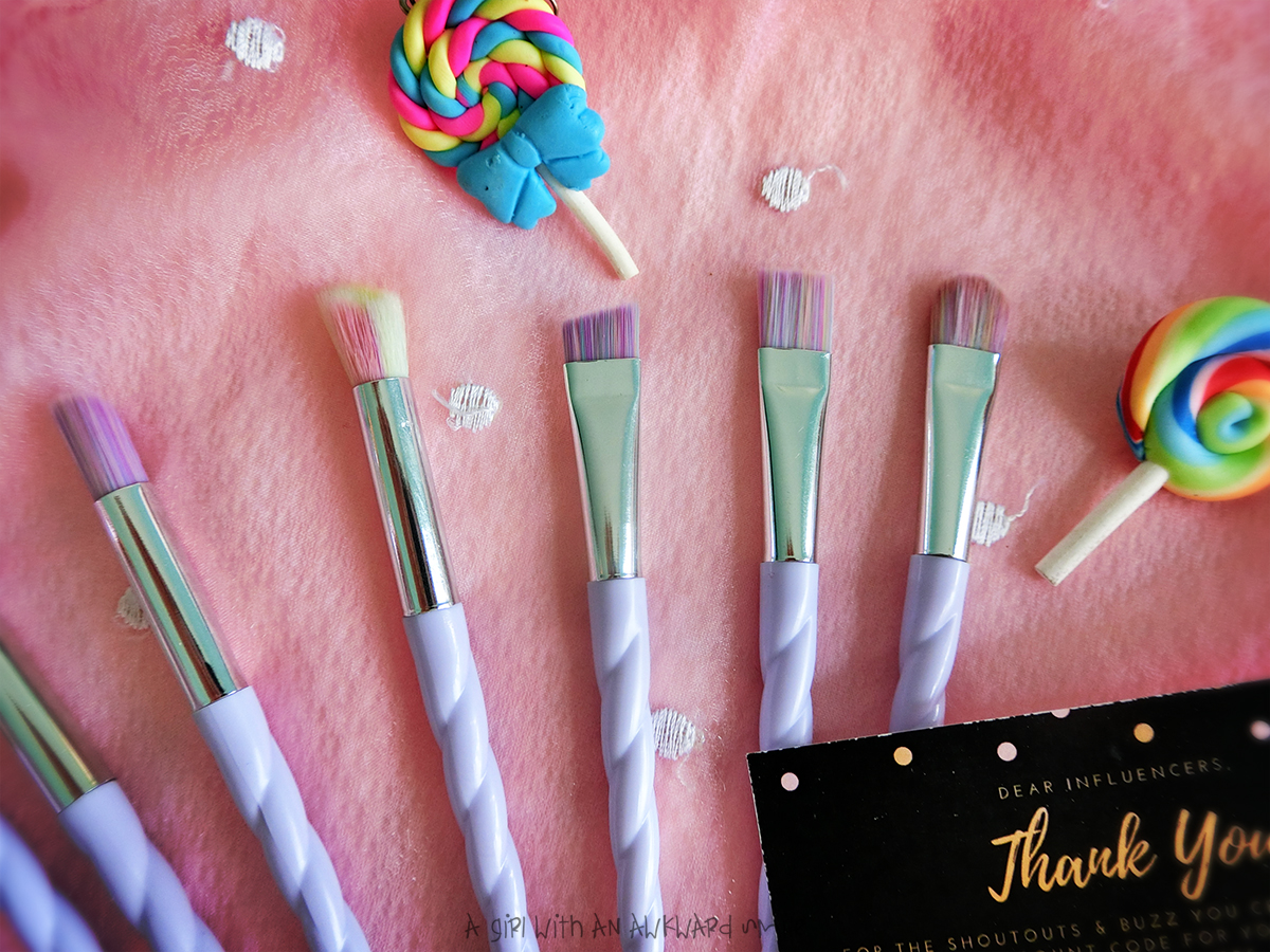 Unicorn Eye Makeup Brushes from wanderlustthings