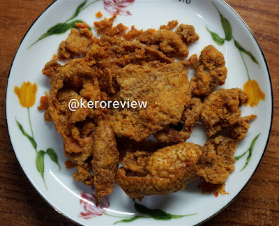 รีวิว ดอกบัว โลตัส หนังไก่กรอบรสต้มยำ (CR) Review Lotus Crispy Chicken Skin TomYum Flavour, Dorkbua Brand.