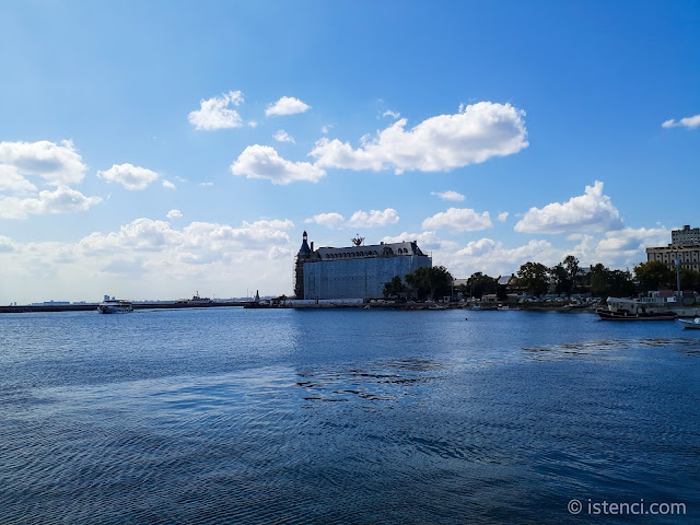 Bir demir yolu hikayesi; Haydarpaşa Garı: Kadıköy sahilinden restorasyonu devam eden Haydarpaşa Garı | Kadıköy, İstanbul - Ağustos 2019