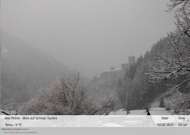 Nella notte tra mercoledì e giovedì incomincia a nevicare, Campo Tures è già imbiancata (Foto: Webcam: https://www.alte-muehle.it/)