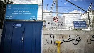 800 students study there.. Israeli occupation police raid and close UNRWA schools in Jerusalem