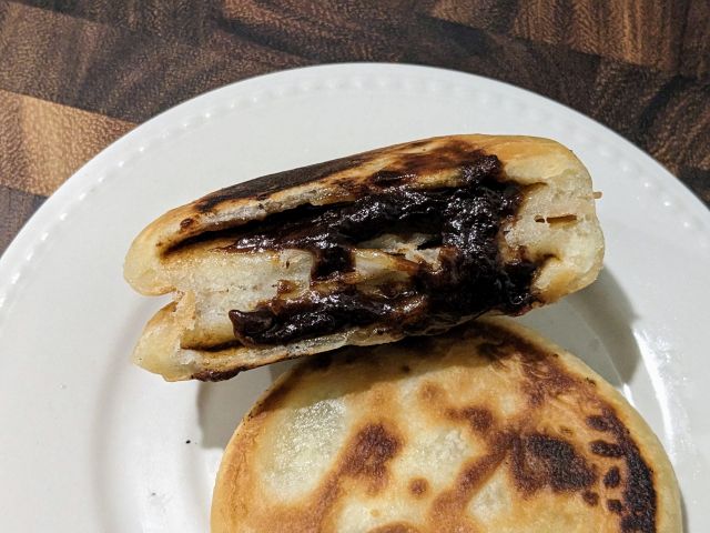 Trader Joe's Sweet Cinnamon Filled Korean Pancakes cross-section.