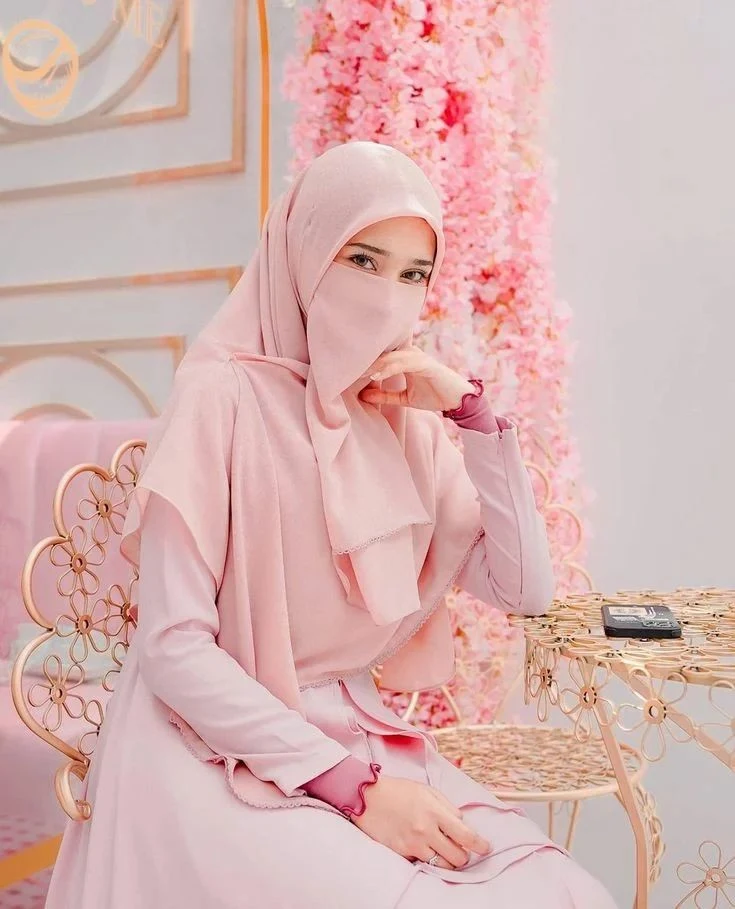 Stylish Hijab Gir