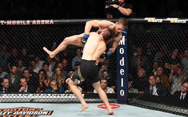 Pelatih McGregor Justru Bela Khabib