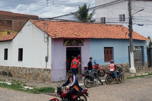 Joalheria é assaltada por dupla criminosa em moto no Centro de Buriti dos Lopes