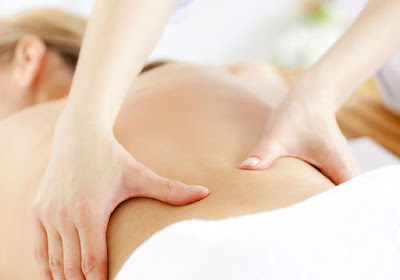 Cách massage bấm huyệt lưng hiệu quả