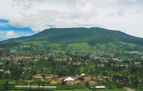 Dongeng Legenda Sangkuriang dan Tangkuban Parahu Bahasa 