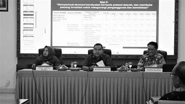 Rapat Evaluasi Indikator Kinerja Daerah dipimpin oleh Bupati, Wakil Bupati dan dipandu Sekda Blora BW